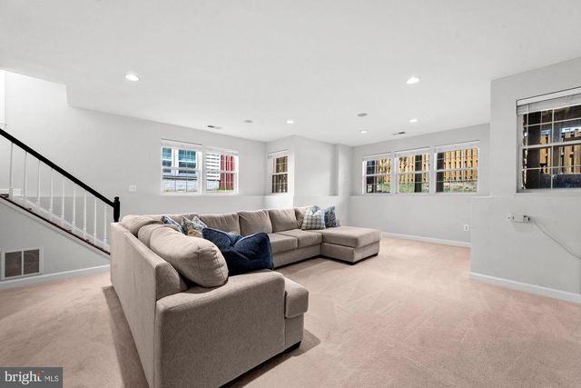4165 JEREMY GRV, Fairfax, VA 22030