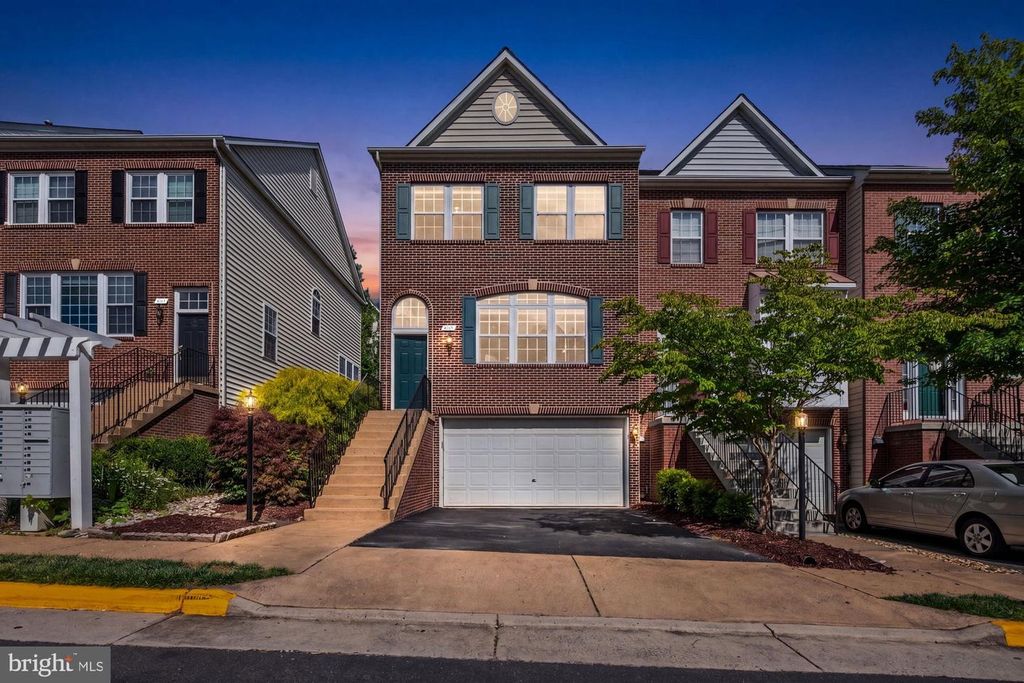 4165 JEREMY GRV, Fairfax, VA 22030