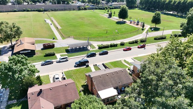 724 Hastings Street, Elgin, IL 60120
