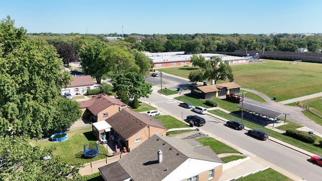 724 Hastings Street, Elgin, IL 60120