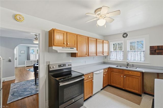 1164 Jamestown CRES, Norfolk, VA 23508