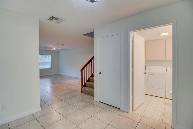 44 Essex Court B, Royal Palm Beach, FL 33411