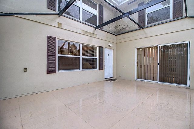 44 Essex Court B, Royal Palm Beach, FL 33411