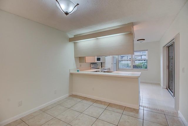 44 Essex Court B, Royal Palm Beach, FL 33411