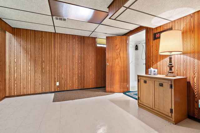 2104 Dunwoody Drive, Valparaiso, IN 46383