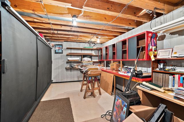 2104 Dunwoody Drive, Valparaiso, IN 46383