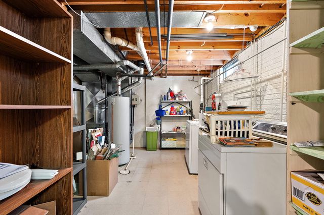 2104 Dunwoody Drive, Valparaiso, IN 46383