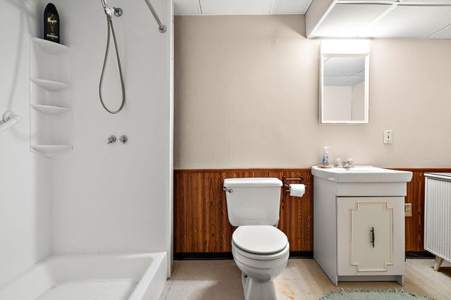 2104 Dunwoody Drive, Valparaiso, IN 46383