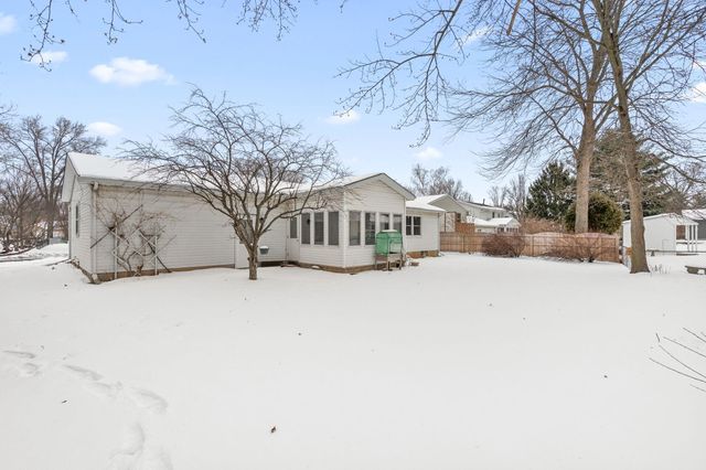 2104 Dunwoody Drive, Valparaiso, IN 46383