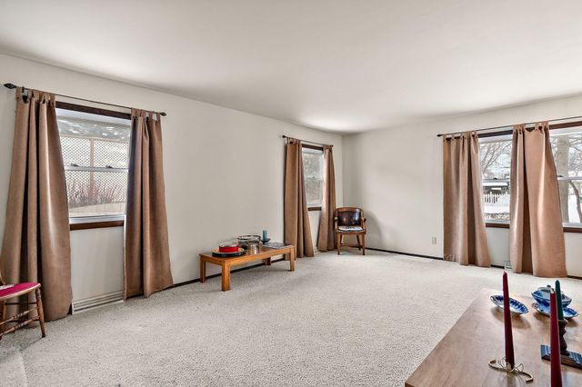 2104 Dunwoody Drive, Valparaiso, IN 46383