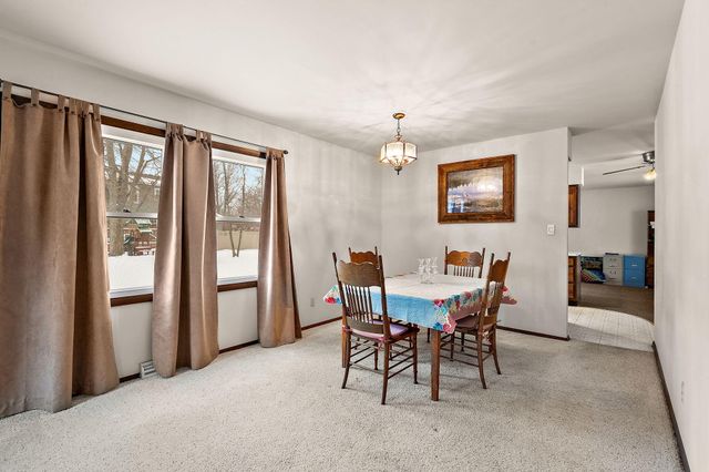 2104 Dunwoody Drive, Valparaiso, IN 46383