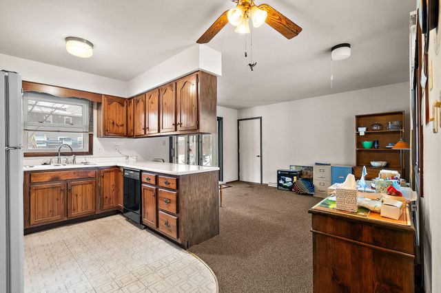 2104 Dunwoody Drive, Valparaiso, IN 46383