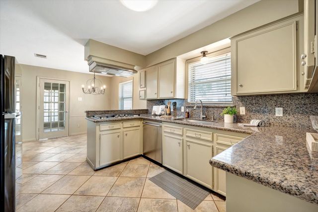 15206 Torry Pines Road, Houston, TX 77062