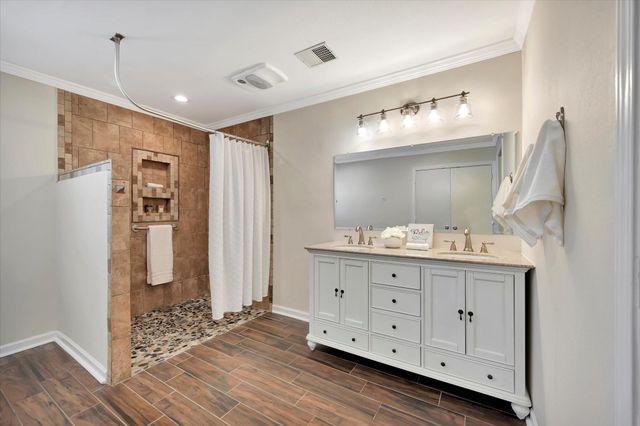 15206 Torry Pines Road, Houston, TX 77062