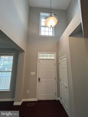 46797 BACKWATER DR, Sterling, VA 20164