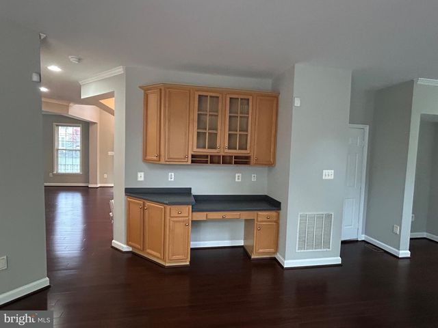 46797 BACKWATER DR, Sterling, VA 20164
