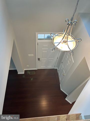 46797 BACKWATER DR, Sterling, VA 20164