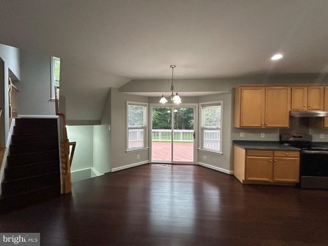 46797 BACKWATER DR, Sterling, VA 20164