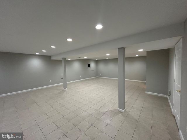 46797 BACKWATER DR, Sterling, VA 20164