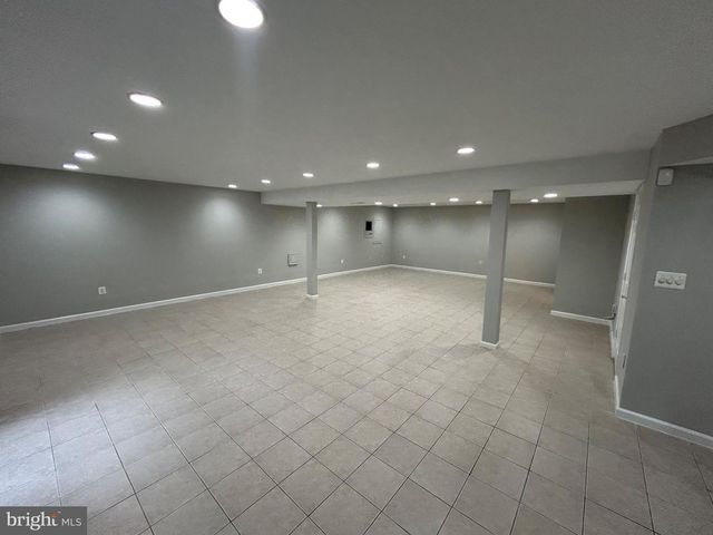 46797 BACKWATER DR, Sterling, VA 20164
