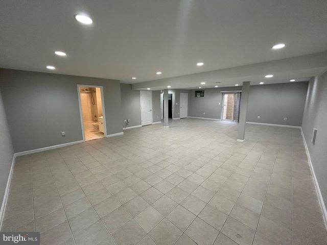 46797 BACKWATER DR, Sterling, VA 20164