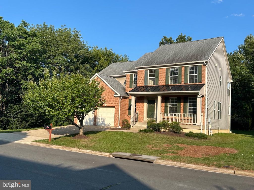46797 BACKWATER DR, Sterling, VA 20164