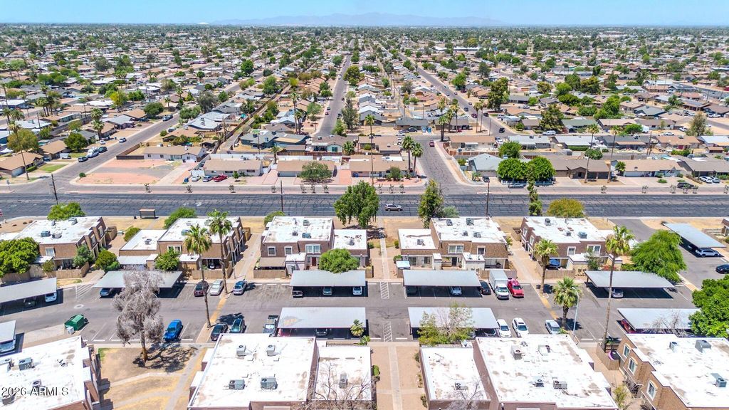 Image 30 of property listing at 3338 W LAS PALMARITAS Drive, Phoenix, AZ 85051