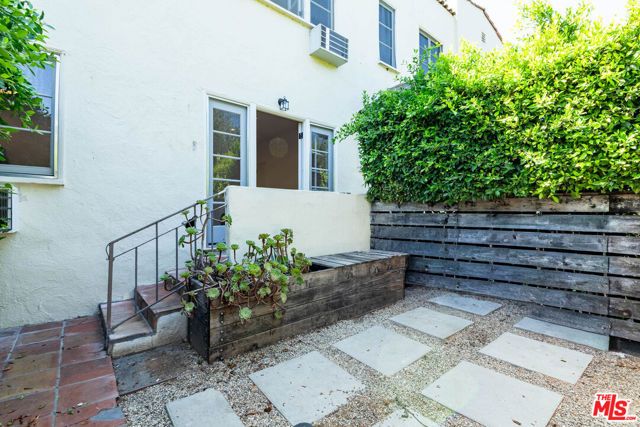 7714 Rosewood Avenue 7724, Los Angeles, CA 90036