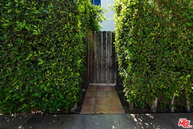 7714 Rosewood Avenue 7724, Los Angeles, CA 90036