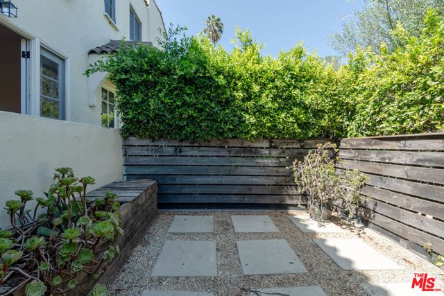 7714 Rosewood Avenue 7724, Los Angeles, CA 90036