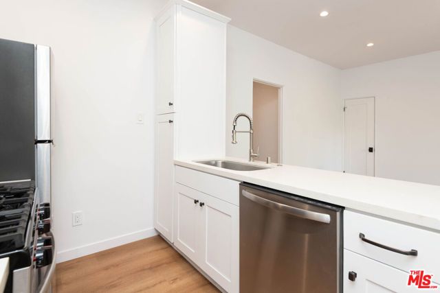 7714 Rosewood Avenue 7724, Los Angeles, CA 90036