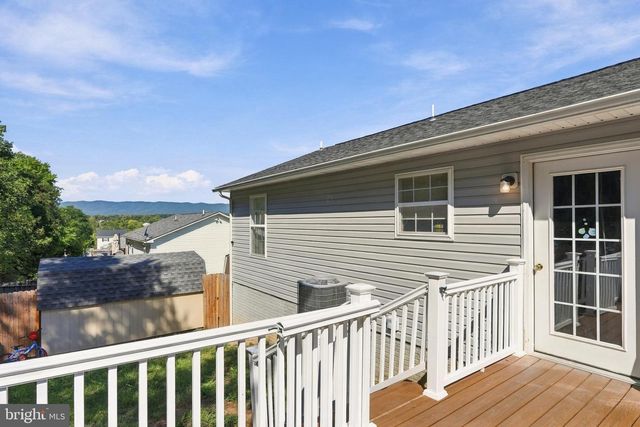 532 STONEWALL ST, Strasburg, VA 22657