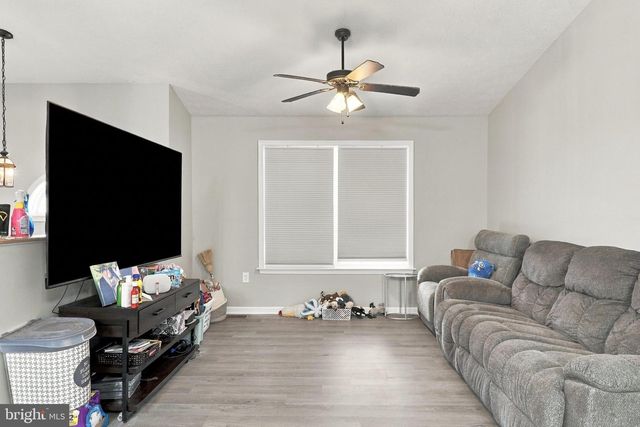 532 STONEWALL ST, Strasburg, VA 22657
