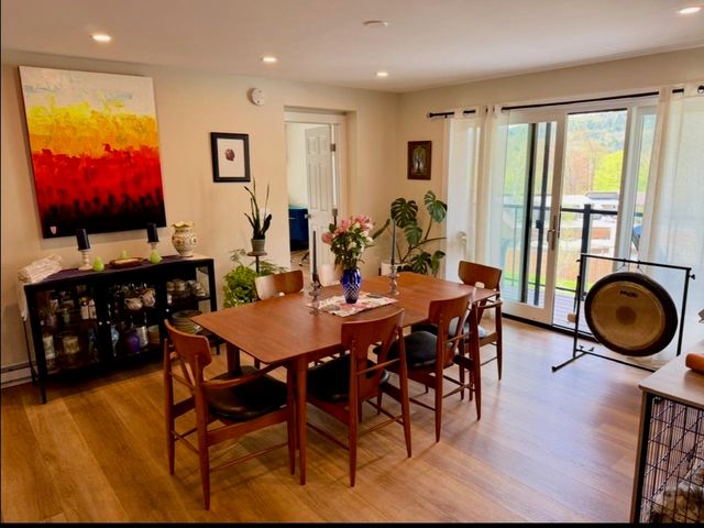 2366 Mountain Rd Apt 3, Stowe, VT 05672