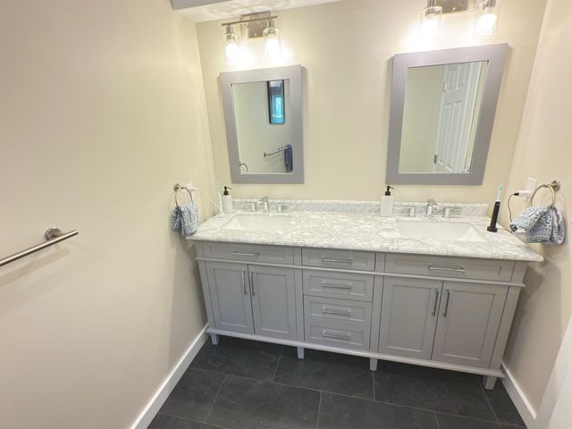 2366 Mountain Rd Apt 3, Stowe, VT 05672