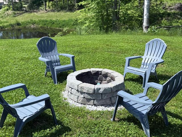 2366 Mountain Rd Apt 3, Stowe, VT 05672