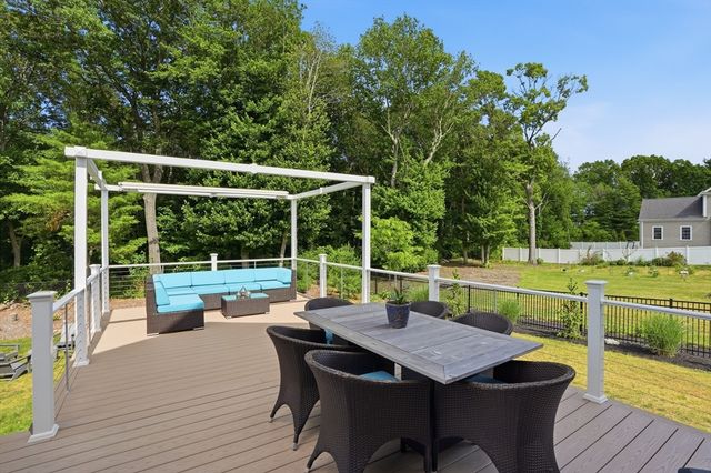 11 Carriage House Way, Scituate, MA 02066