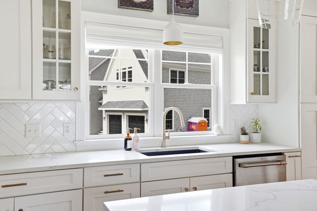 11 Carriage House Way, Scituate, MA 02066