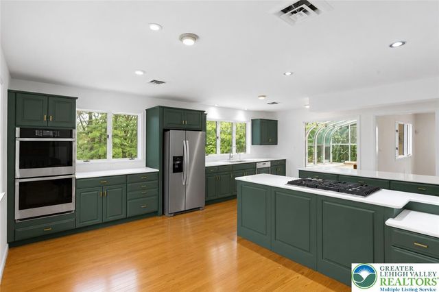 3385 Woodbridge Circle, Bethlehem City, PA 18017