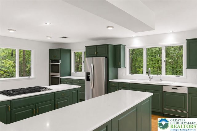 3385 Woodbridge Circle, Bethlehem City, PA 18017
