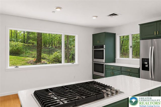 3385 Woodbridge Circle, Bethlehem City, PA 18017