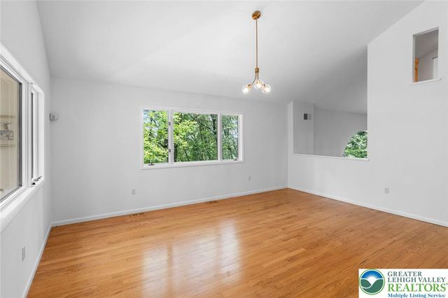 3385 Woodbridge Circle, Bethlehem City, PA 18017