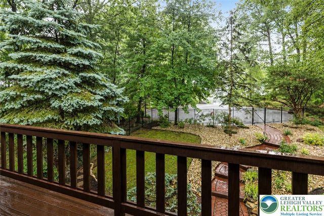 3385 Woodbridge Circle, Bethlehem City, PA 18017