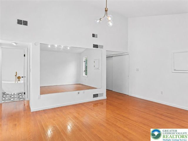 3385 Woodbridge Circle, Bethlehem City, PA 18017
