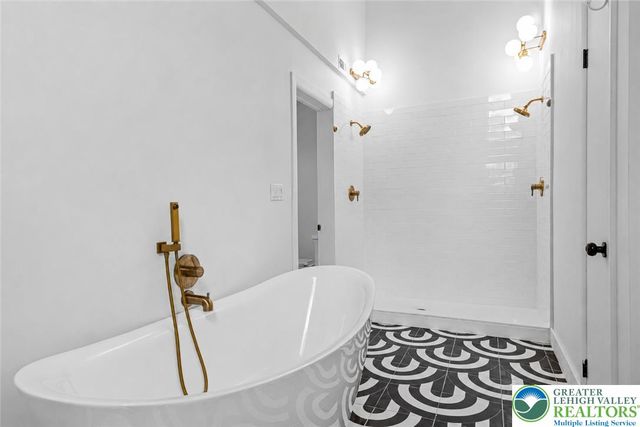 3385 Woodbridge Circle, Bethlehem City, PA 18017