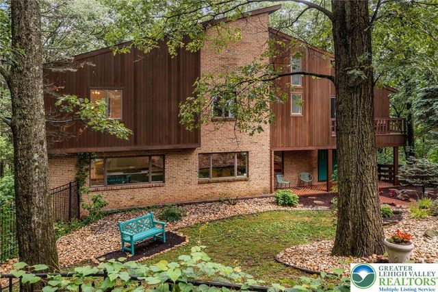3385 Woodbridge Circle, Bethlehem City, PA 18017