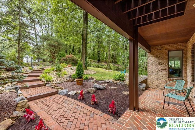 3385 Woodbridge Circle, Bethlehem City, PA 18017