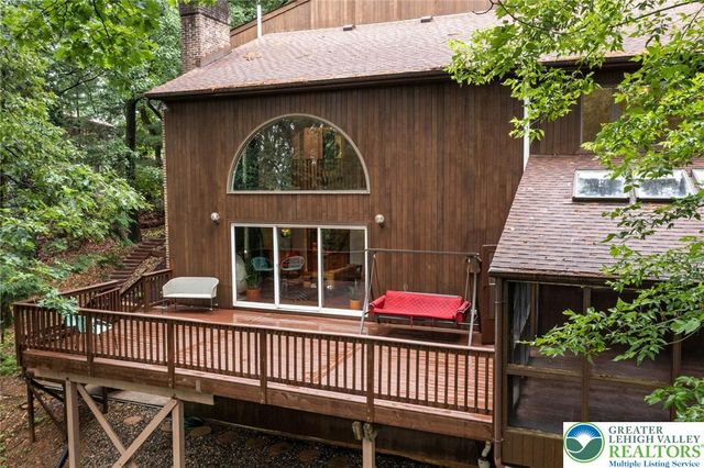 3385 Woodbridge Circle, Bethlehem City, PA 18017