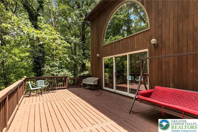 3385 Woodbridge Circle, Bethlehem City, PA 18017