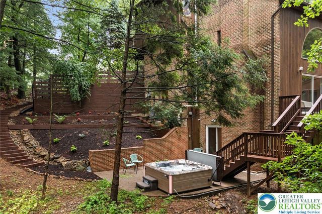 3385 Woodbridge Circle, Bethlehem City, PA 18017
